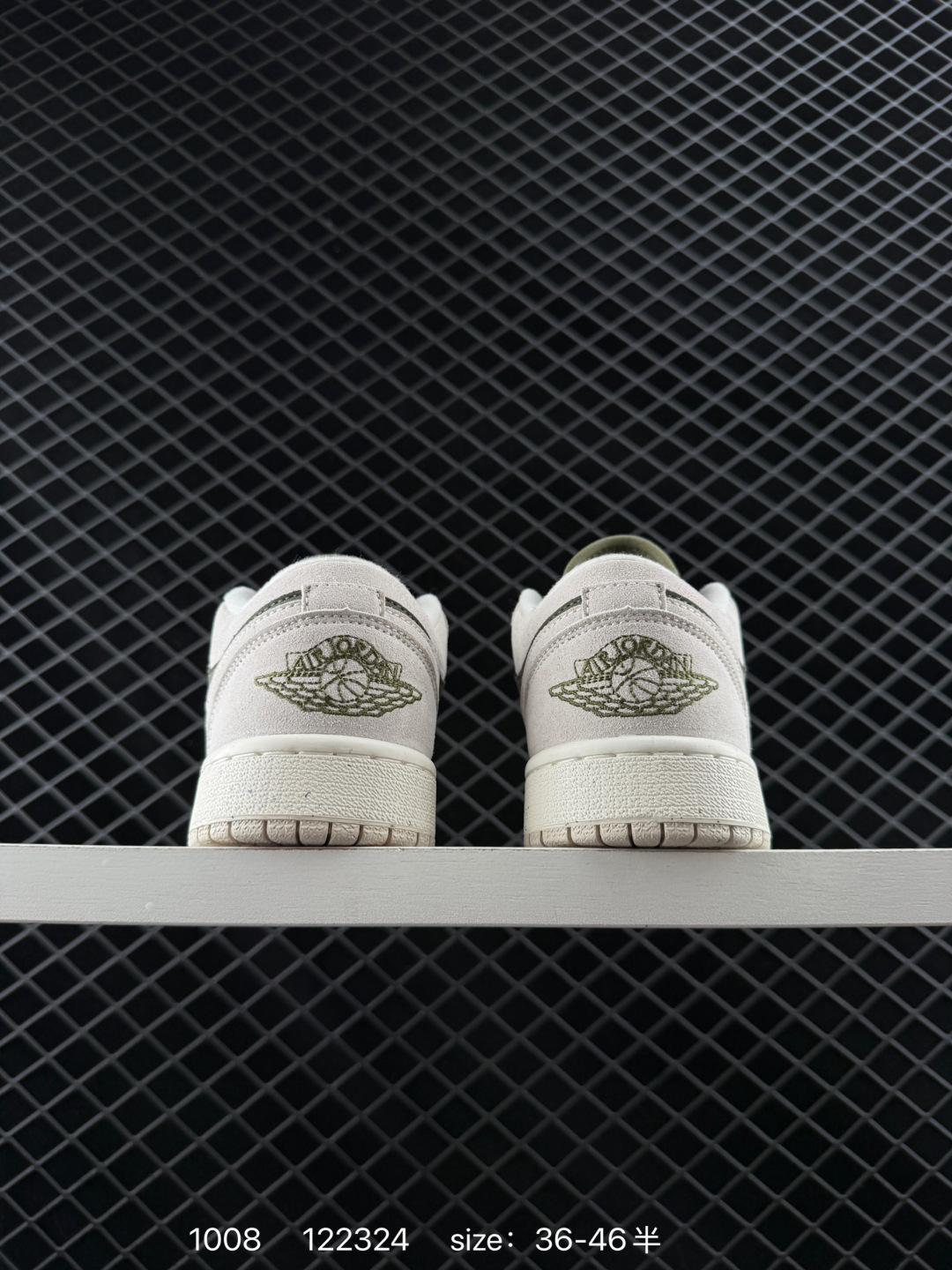 Nike Wmns Air Jordan 1 Low GS”Team Gold“